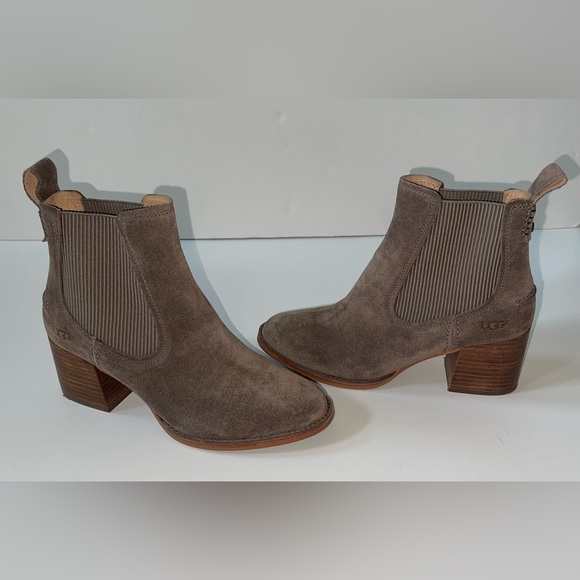 UGG FAYE CHELSEA SUEDE BOOTIE IN MYSTERIOUS BROWN SIZE 8 - Picture 6 of 10